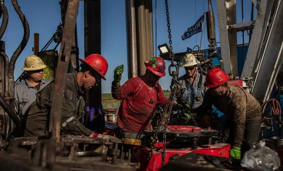 Oil drilling rig workers professional